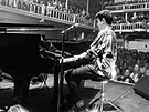 Jamie Cullum je známý unikátním spojováním jazzu, popu a rocku.