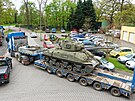 Tank Sherman po 12 letech odjd z plzesk zoo. ek ho renovace. (16. dubna...