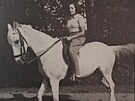 Etelka Lichnovsk na koni.