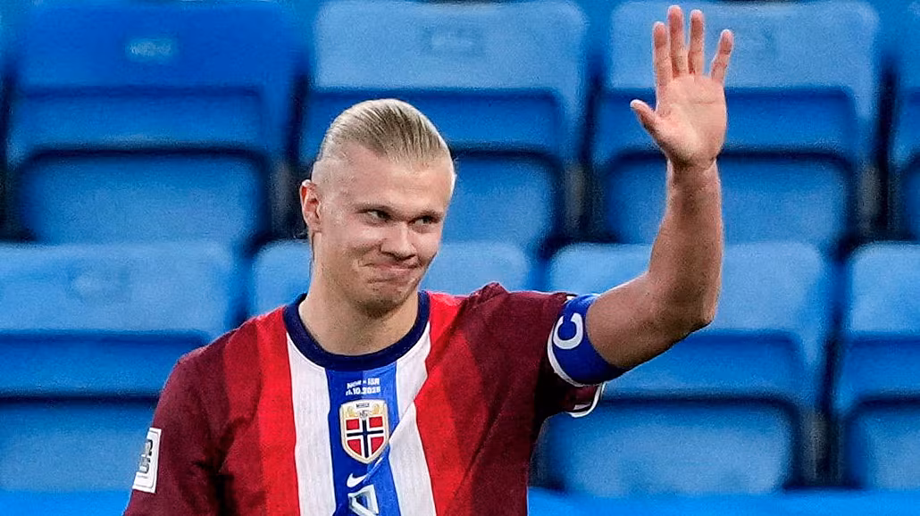 Norský kanonýr Erling Haaland slaví sv�j gól.