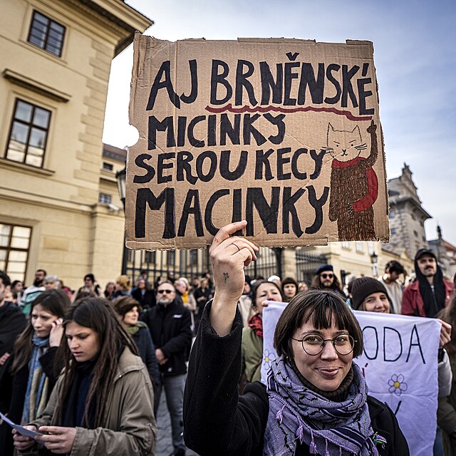 Demonstrace proti Petru Macinkovi jako kandid�tovi na ministra �ivotn�ho prost�ed� (19. ��jna 2025)