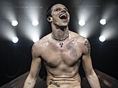 Britský zp�vák Yungblud dorazil do Prahy. (17. �íjna 2025)