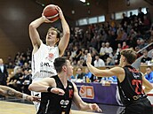 Ryan Moffatt z Pardubic stílí na nymburský ko.