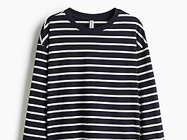 M�kké bavln�né triko z p�íjemného �erzeje má voln�j�í, hranatý st�ih. Kulatý...