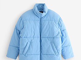 Teplá pro�ívaná bunda do pasu se stojá�kem. Cena 2999 K�