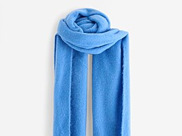 Sv�tlé pastelové barvy umí vm�iku rozjasnit tvá�. �ála kolem krku je navíc...