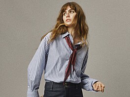 Jak je dob�e známo, v�echny tmavé odstíny mají tendenci svou nositelku...