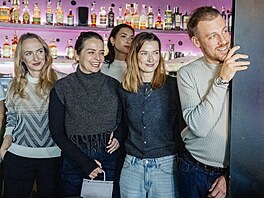 Patrik Hartl poktil spolu s maelkou, dcerou a herci Studia Dva svou novou...