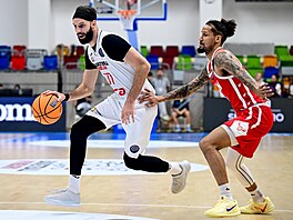 Vojt�ch Hruban z Nymburku prchá p�ed Jeremiahem Hillem.