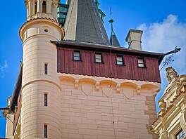 Výhledy od BTS spole�nosti Cetin ve v�i Pr�honického zámku