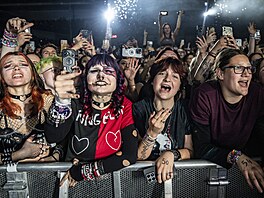 Britský zpvák Yungblud dorazil do Prahy. (17. íjna 2025)