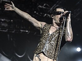 Britský zpvák Yungblud dorazil do Prahy. (17. íjna 2025)