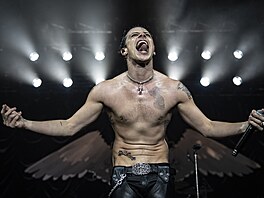 Britský zpvák Yungblud dorazil do Prahy. (17. íjna 2025)