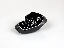 Pi rozbalení nové myi je spodní íst chránna papírovým listem, který ukazuje...