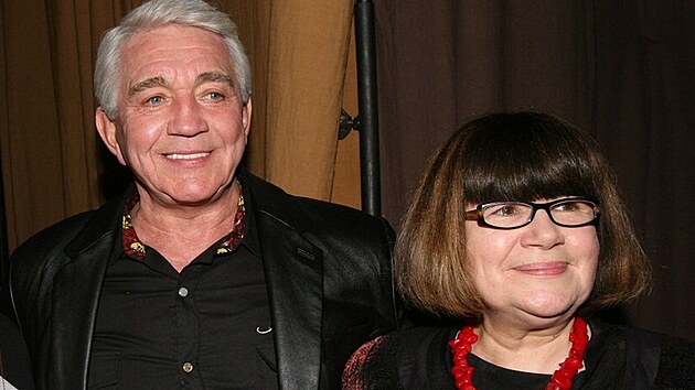 Ur�ula Klukov� a Ji�� Krampol. Slavn� herec j� byl v �ivot� obrovskou oporou a v za��tc�ch kari�ry j� velmi pomohl.