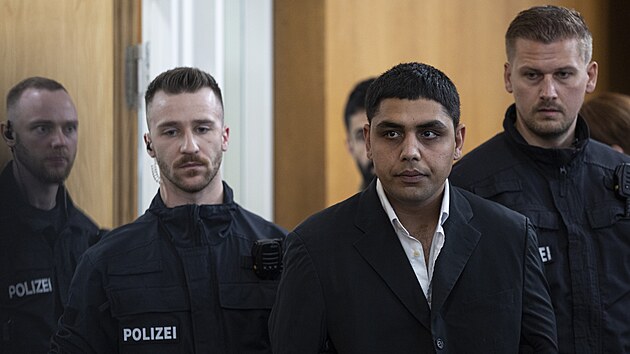 V bavorskm Aschaffenburgu zaal proces s Afghncem, kter v lednu zatoil v parku noem na skupinu dt a dva lidi zabil. (16. jna 2025)