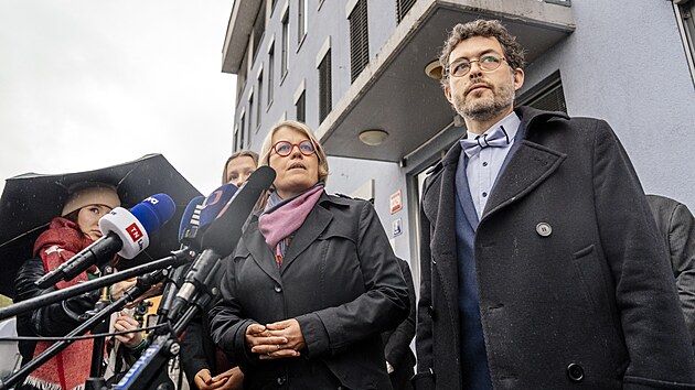 V sdle hnut ANO na Chodov probhla schzka Andreje Babie se zstupci ekologickch organizac. Ped schzkou vystoupili: Petra Kolnsk, Ji Koelouh a Ludmila Kozlov. (17. jna 2025)