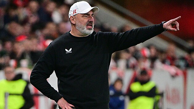 Sl�vistick� tren�r Jind�ich Trpi�ovsk�