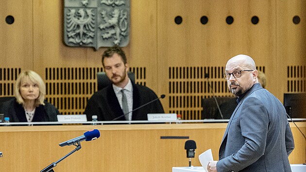 K soudu v kauze Dozimetr dorazil i podnikatel Pavel Dovhomilja. (13. jna 2025)