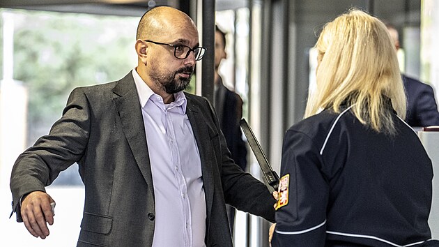 Soud v kauze Dozimetr pokrauje. Na snmku podnikatel Pavel Dovhomilja. (17. jna 2025)