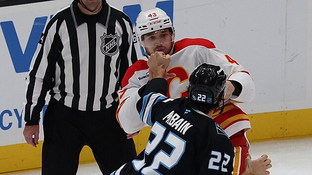 esk kdelnk Adam Klapka v pstnm souboji s Jackem McBainem.