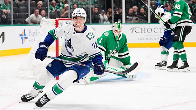 Filip Chytil slav branku proti Dallasu.