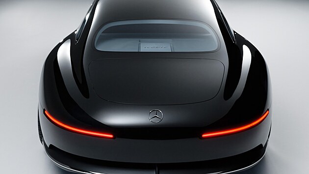 Zadn st zase nese odkaz na Mercedes-Benz 300 SL s kdlatmi dvemi. 