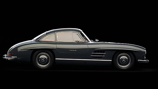 Bon linie hodn pipomnaj legendrn kup 300 SL z 50.let.
