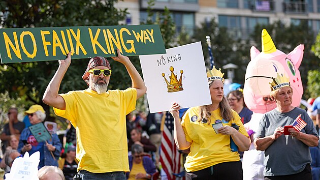 Shromá�d�ní No Kings proti Donaldu Trumpovi ve m�st� Omaha (18. �íjen 2025)