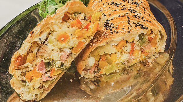 Dýový pletenec se slaninou, fetou podle Michaely Mináové