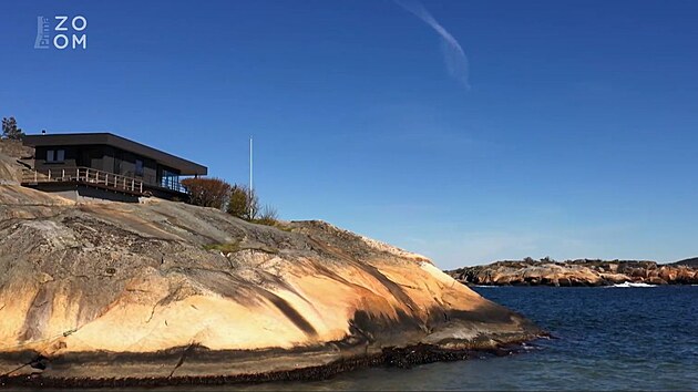 Chatu ve funkcionalistickm stylu postavil u v roce 1972 otec souasnch majitel, bratr Bjørna a Toma.