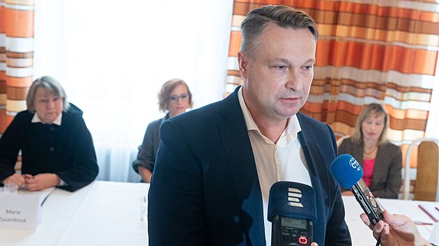 Odbory Krajsk� hygienick� stanice Zl�n vyzvaly �editelku Evu Sedl��kovou k rezignaci. Na sn�mku pr�vn�k zl�nsk� hygieny Martin H�ba. (10. ��jna 2025)