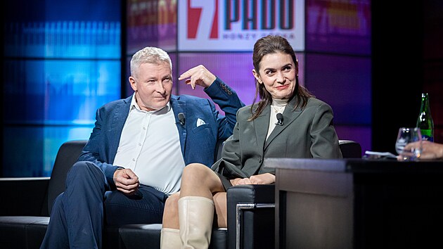 Kn�z Marek Vácha a here�ka Sarah Havá�ová v po�adu 7 pád� Honzy D�dka (�íjen...