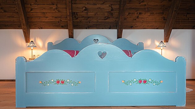 Interiru sice dominuje svtle modr barva, pvodn vak mlo jt o blou. Pili jsme na ni a po pl roce prce a stran se nm osvdila, chvl si ji Honza.