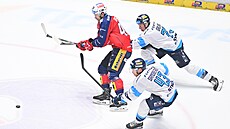 Pardubického Poulíka nahání dvojice Sandberg, Galvas.