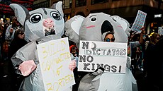 Vlna protest� pod heslem No Kings (�ádní králové) proti vlád� prezidenta...