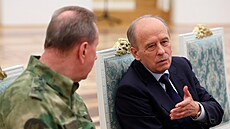 éf ruské Národní gardy Viktor Zolotov (vlevo) a éf Federální bezpenostní...