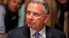 Zvlátní vyslanec Bílého domu pro Blízký východ Steve Witkoff poslouchá projev...