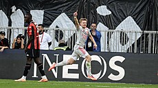 Pavel �ulc slaví sv�j dal�í gól za Lyon, tentokrát proti Nice.