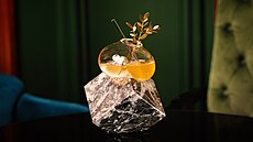 Kdy se spojí koak, kokos a ampaské, vznikne nová verze Snídan u Tiffanyho....