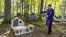 Pietní místo pro d�ti, které zem�ely p�ed�asn�, vzniklo na Lesním h�bitov� ve...