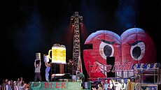 Scéna z inscenace Smetanovy Prodané nevsty ve Vídeské státní opee