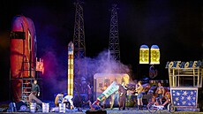 Scéna z inscenace Smetanovy Prodané nevsty ve Vídeské státní opee