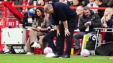 Zklamaný trenér Nottinghamu Ange Postecoglou.