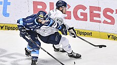 David Aubrecht z Liberce dotírá na plzeského Mchuru.