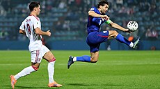 Kapitán Chorvatska Mateo Kovaci bhem akrobatického zpracování.