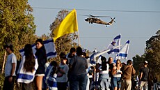 Lidé v Izraeli vy�li do ulic p�ed p�edáním rukojmí mezi teroristickým hnutím...