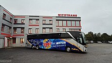 Nová posila pro HC Motor: Zbrusu nový autobus od spolenosti Nicotrans
