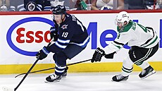 Kanadský útoník Jonathan Toews z Winnipegu se definitivn vrátil do NHL. A ml...