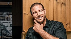 Potkali jsme se v praské vinárn na Petrském námstí, nedaleko odtud bydlí s...